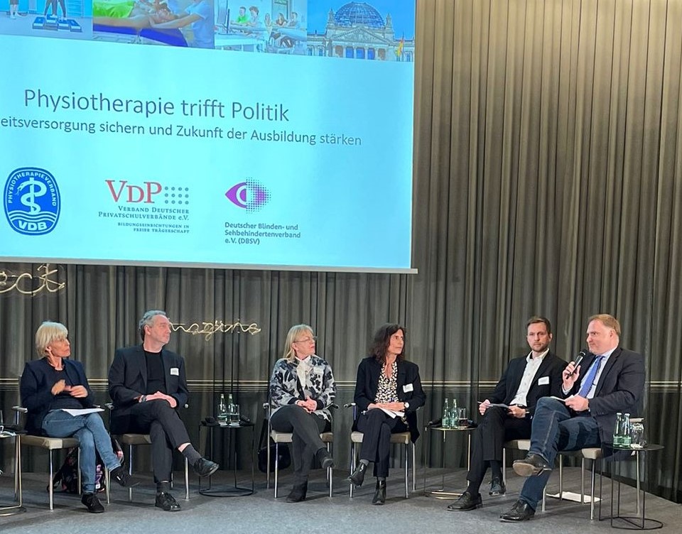 Podiumsdiskussion „Physiotherapie trifft Politik“
