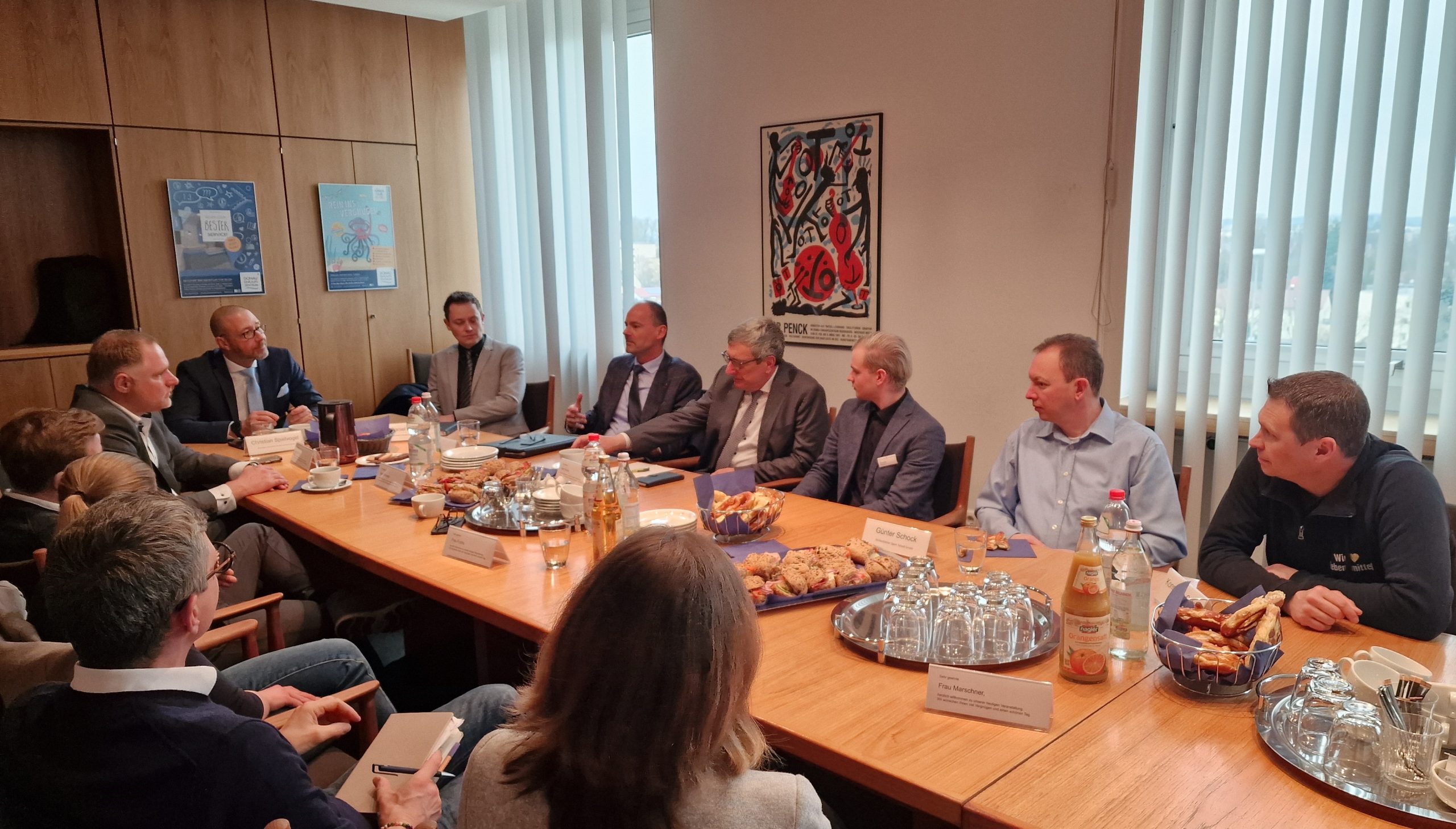 Kriminalität in Regensburg bekämpfen: Gespräch mit Einzelhändlern und Staatsanwaltschaft