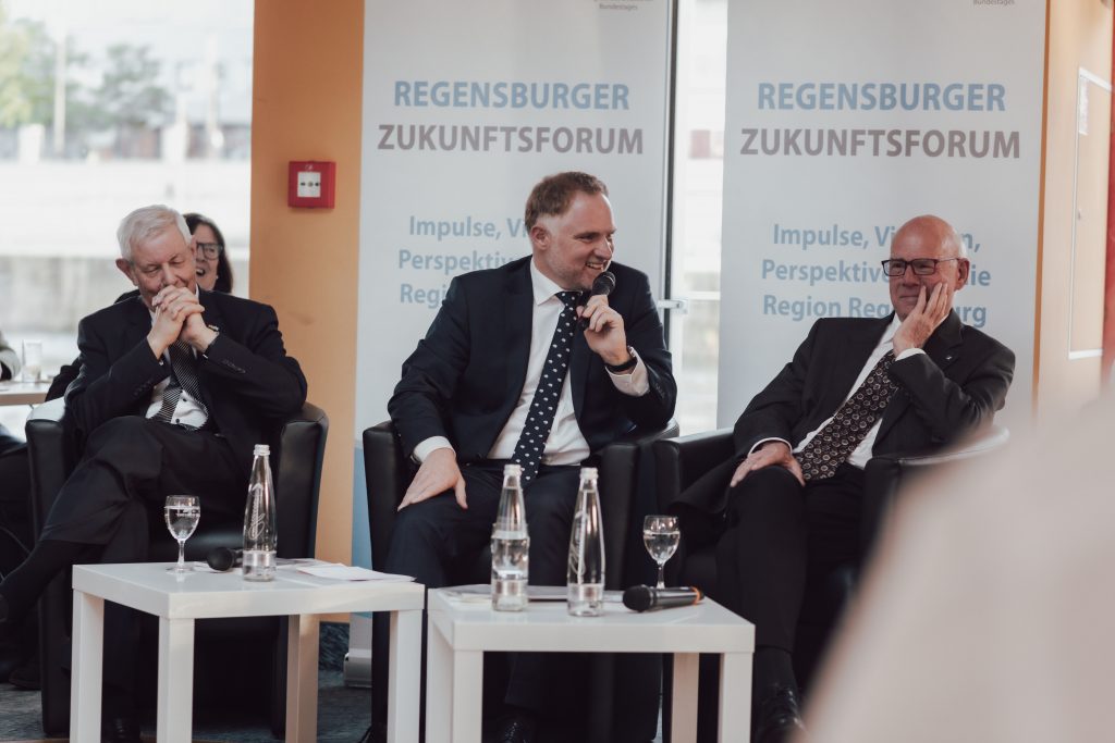 Zukunftsforum „75 Jahre Grundgesetz“ mit Bundestagspräsident a.D. Prof. Norbert Lammert
