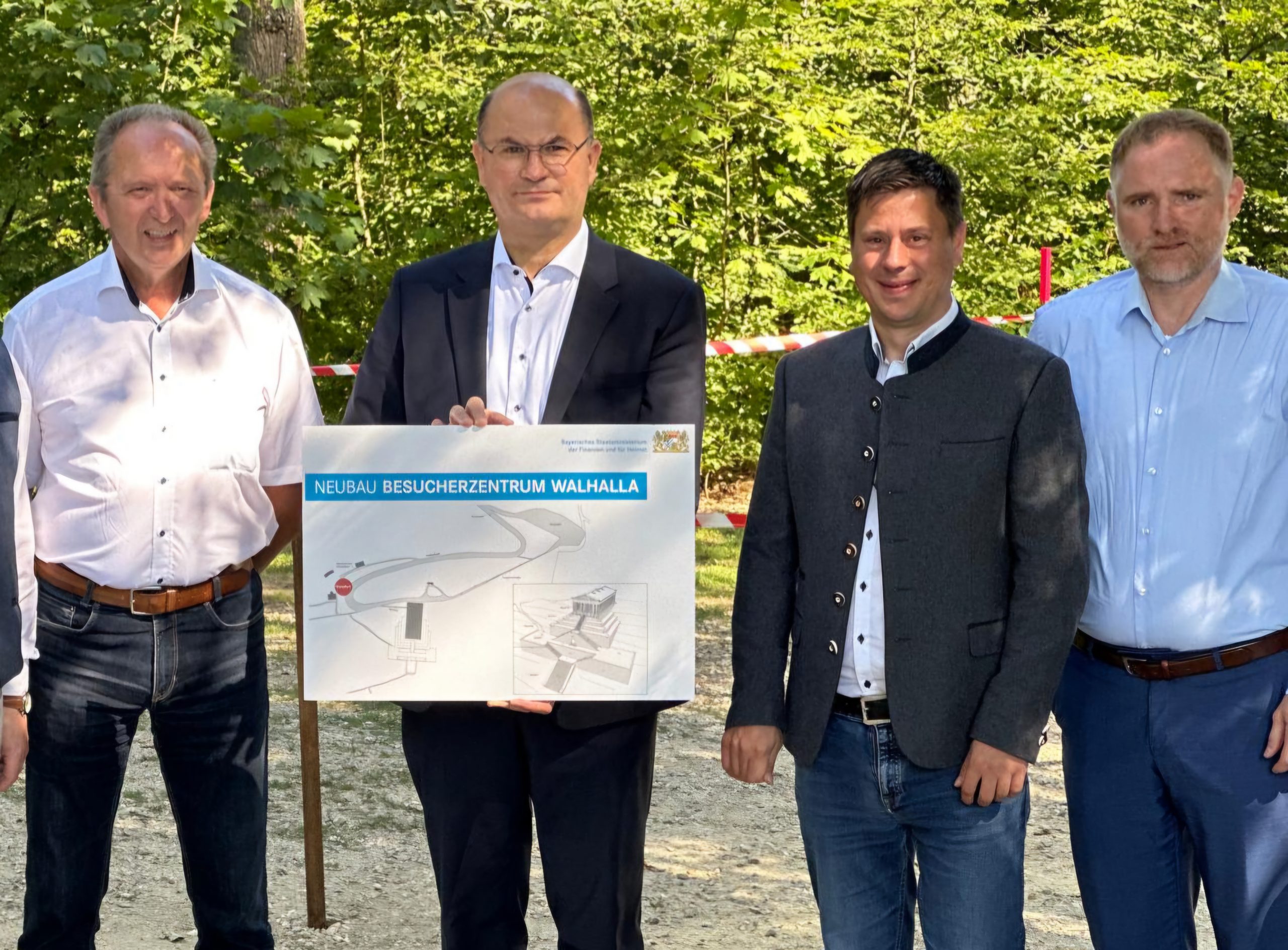 Finanzminister Füracker stellt neues Besucherkonzept für Walhalla vor