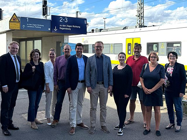 Bahngespräch in Obertraubling