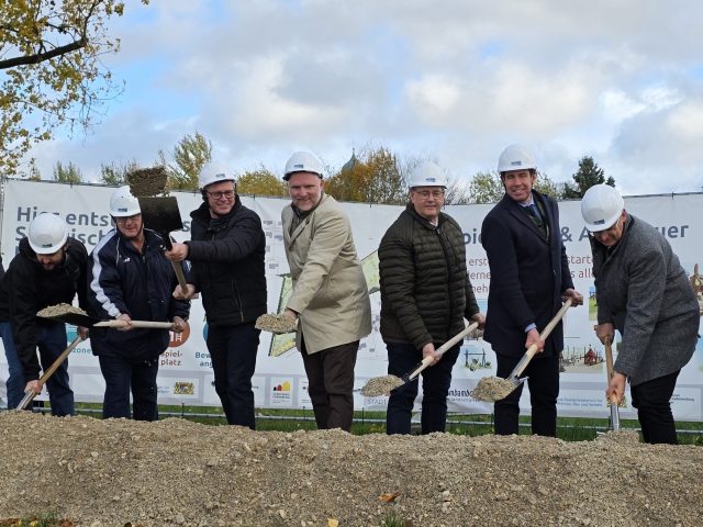 Spatenstich für Naherholungspark in Hemau