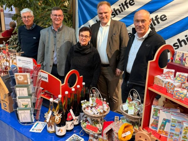 Besuch des Weihnachtsbazars der Lebenshilfe