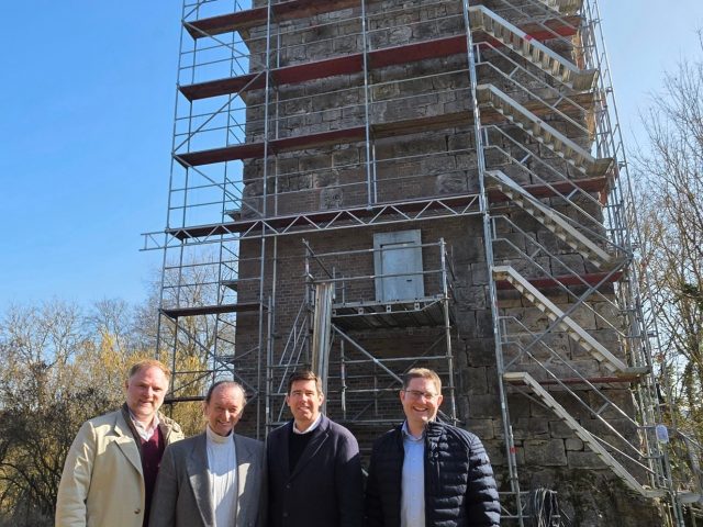 Bundesförderung für Sanierung des Bergfrieds in Viehhausen