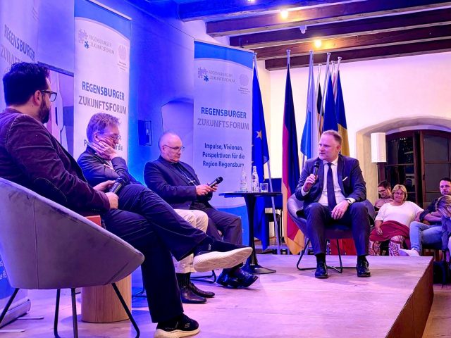 30. Regensburger Zukunftsforum mit Bischof Dr. Voderholzer und Dr. Maier-Scheubeck